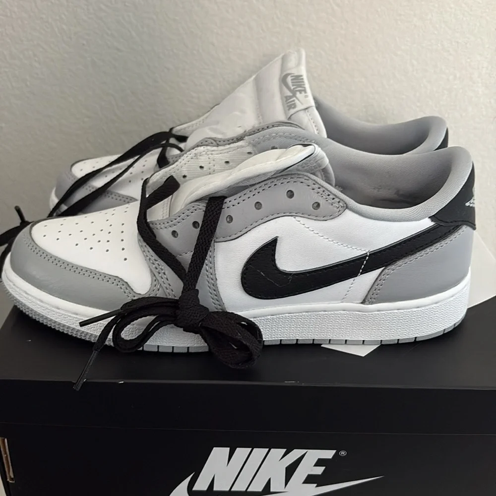 Air Jordan 1 retro low grey black